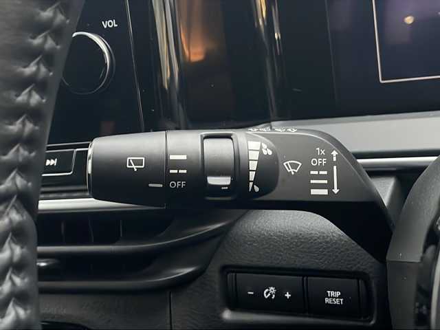 日産 ノート X FOUR 青森県 2023(令5)年 6.6万km ダークメタルグレー ・4WD/・純正ナビ/・全方位カメラ/・フルセグ/・Bluetooth/・横滑り防止/・衝突被害軽減ブレーキ/・レーンキープアシスト/・レーダークルーズコントロール/・オートライト/・オートマチックハイビーム/・LEDヘットライト/・プッシュスタート/・スマートキー/・スペアキー１本/・デジタルインナーミラー/・電動格納ウィンカーミラー/・シートヒーター/・ハンドルヒーター（前席）/・置くだけ充電/・純正フロアマット