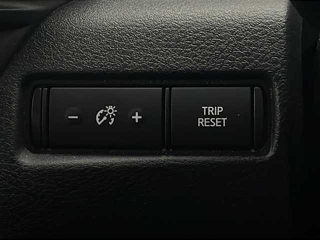 日産 ノート X FOUR 青森県 2023(令5)年 6.6万km ダークメタルグレー ・4WD/・純正ナビ/・全方位カメラ/・フルセグ/・Bluetooth/・横滑り防止/・衝突被害軽減ブレーキ/・レーンキープアシスト/・レーダークルーズコントロール/・オートライト/・オートマチックハイビーム/・LEDヘットライト/・プッシュスタート/・スマートキー/・スペアキー１本/・デジタルインナーミラー/・電動格納ウィンカーミラー/・シートヒーター/・ハンドルヒーター（前席）/・置くだけ充電/・純正フロアマット