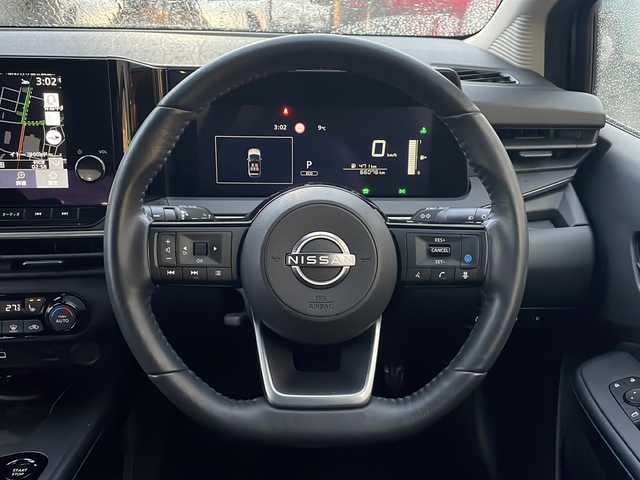 日産 ノート X FOUR 青森県 2023(令5)年 6.6万km ダークメタルグレー ・4WD/・純正ナビ/・全方位カメラ/・フルセグ/・Bluetooth/・横滑り防止/・衝突被害軽減ブレーキ/・レーンキープアシスト/・レーダークルーズコントロール/・オートライト/・オートマチックハイビーム/・LEDヘットライト/・プッシュスタート/・スマートキー/・スペアキー１本/・デジタルインナーミラー/・電動格納ウィンカーミラー/・シートヒーター/・ハンドルヒーター（前席）/・置くだけ充電/・純正フロアマット