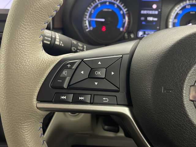 日産 ルークス オーテック 秋田県 2021(令3)年 5.8万km フローズンバニラパール 4WD/エマージェンシーブレーキ　/純正SDナビ　/　　CD/DVD/BT/フルセグTV/アラウンドビューモニター　/両側パワースライドドア　/オートライト　/ハーフレザーシート　/前席シートヒーター　/純正AUTECH14インチアルミホイール　/アイドリングストップ/前後コーナーセンサー/ステアリングスイッチ/スマートキー