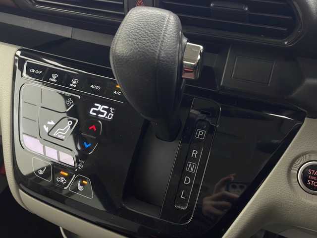 日産 ルークス オーテック 秋田県 2021(令3)年 5.8万km フローズンバニラパール 4WD/エマージェンシーブレーキ　/純正SDナビ　/　　CD/DVD/BT/フルセグTV/アラウンドビューモニター　/両側パワースライドドア　/オートライト　/ハーフレザーシート　/前席シートヒーター　/純正AUTECH14インチアルミホイール　/アイドリングストップ/前後コーナーセンサー/ステアリングスイッチ/スマートキー