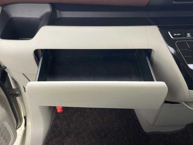 日産 ルークス オーテック 秋田県 2021(令3)年 5.8万km フローズンバニラパール 4WD/エマージェンシーブレーキ　/純正SDナビ　/　　CD/DVD/BT/フルセグTV/アラウンドビューモニター　/両側パワースライドドア　/オートライト　/ハーフレザーシート　/前席シートヒーター　/純正AUTECH14インチアルミホイール　/アイドリングストップ/前後コーナーセンサー/ステアリングスイッチ/スマートキー