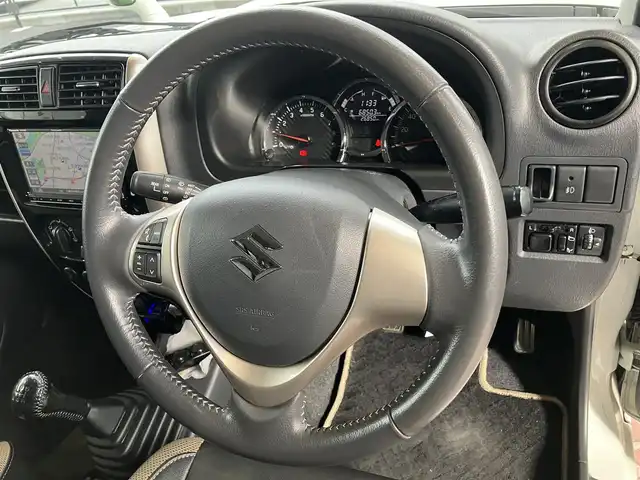 スズキ ジムニー ランドベンチャー 神奈川県 2018(平30)年 2.7万km パールホワイト 1オーナー/社外SDナビ(CN-RA04D)/バックカメラ/レザーシート/運転席シートヒーター/carrozerriaサブウーファー/前後ドライブレコーダー/社外LEDヘッドライト/背面タイヤハードカバー