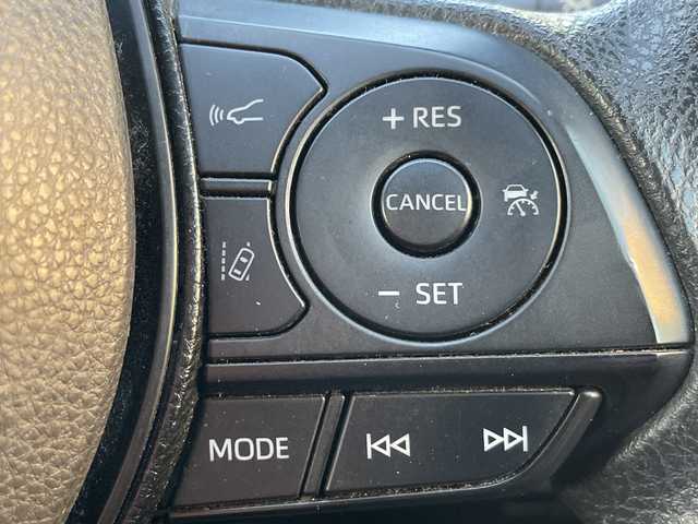 トヨタ ＲＡＶ４ ハイブリッドX 茨城県 2020(令2)年 5.6万km アティチュードブラックマイカ 純正ディスプレイオーディオ　/-BT/AM/FM/TV/衝突軽減システム　/コーナーセンサー前後　/ＬＥＤヘッドライト　/ワンオーナー　/クルーズコントロール　/スマートキー　/純正アルミホイール　/アイドリングストップ　/ＵＳＢソケット/純正フロアマット