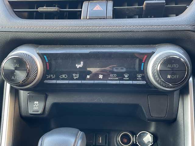 トヨタ ＲＡＶ４ ハイブリッドX 茨城県 2020(令2)年 5.6万km アティチュードブラックマイカ 純正ディスプレイオーディオ　/-BT/AM/FM/TV/衝突軽減システム　/コーナーセンサー前後　/ＬＥＤヘッドライト　/ワンオーナー　/クルーズコントロール　/スマートキー　/純正アルミホイール　/アイドリングストップ　/ＵＳＢソケット/純正フロアマット