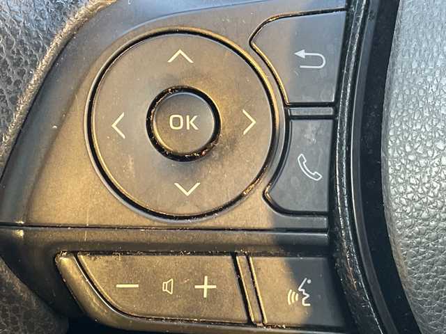 トヨタ ＲＡＶ４ ハイブリッドX 茨城県 2020(令2)年 5.6万km アティチュードブラックマイカ 純正ディスプレイオーディオ　/-BT/AM/FM/TV/衝突軽減システム　/コーナーセンサー前後　/ＬＥＤヘッドライト　/ワンオーナー　/クルーズコントロール　/スマートキー　/純正アルミホイール　/アイドリングストップ　/ＵＳＢソケット/純正フロアマット