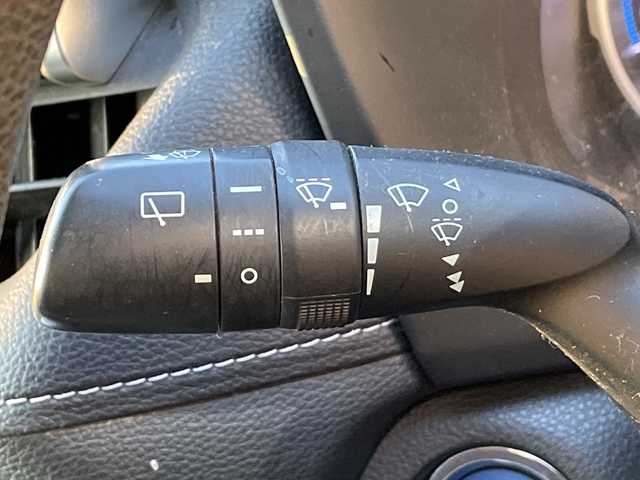 トヨタ ＲＡＶ４ ハイブリッドX 茨城県 2020(令2)年 5.6万km アティチュードブラックマイカ 純正ディスプレイオーディオ　/-BT/AM/FM/TV/衝突軽減システム　/コーナーセンサー前後　/ＬＥＤヘッドライト　/ワンオーナー　/クルーズコントロール　/スマートキー　/純正アルミホイール　/アイドリングストップ　/ＵＳＢソケット/純正フロアマット