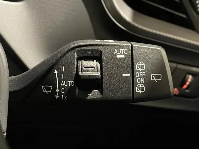 ＢＭＷ １１８ｉ Mスポーツ 静岡県 2021(令3)年 3.5万km アルピンホワイトⅢ ACC LKA BSM /純正ナビ /バックカメラ /AppleCarPlay USB BT /ハーフレザーシート /ワイヤレス充電 /パーキングアシスト /コーナーセンサー /ドラレコ /LEDヘッドライト /パワーバックドア