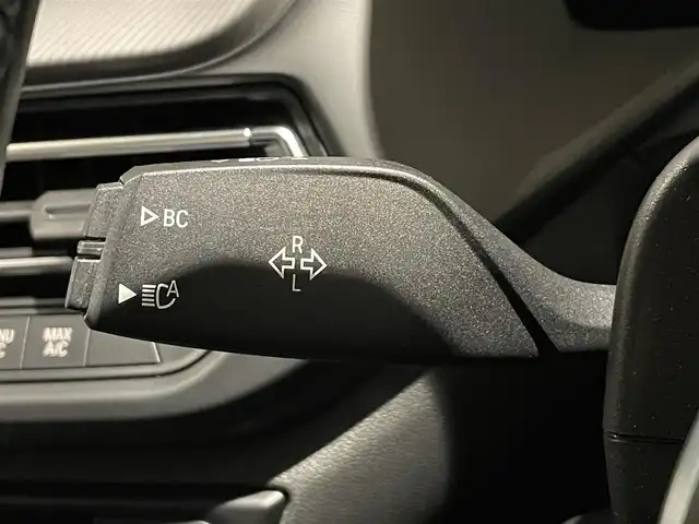 ＢＭＷ １１８ｉ Mスポーツ 静岡県 2021(令3)年 3.5万km アルピンホワイトⅢ ACC LKA BSM /純正ナビ /バックカメラ /AppleCarPlay USB BT /ハーフレザーシート /ワイヤレス充電 /パーキングアシスト /コーナーセンサー /ドラレコ /LEDヘッドライト /パワーバックドア