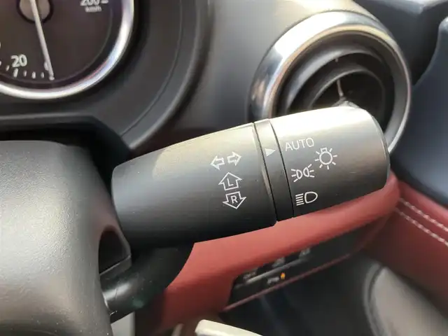 マツダ ロードスター ＲＦ VS 三重県 2019(令1)年 2.2万km ポリメタルグレーM バーガンディセレクション/社外サブウーハー(ダイナクエスト)/電動オープン/社外マフラー(柿本改)/BOSEサウンド/アンテナ(オートエグゼ)/♪i-ACTIVSENSE/ ・スマートシティブレーキサポート/ ・車線逸脱警報システム/ ・ブラインドスポットモニタリング/ ・交通標識認識システム/ ・ドライバーアテンションアラート/ ・リアクロストラフィックアラート/ ・ハイビームコントロールシステム/♪純正ナビ/ ・フルセグ・Bluetooth/ ・CD/DVD再生・USB・AUX/♪バックカメラ/♪クルーズコントロール/♪赤革シート/♪D/N席シートヒーター/♪スマートキー×2/♪プッシュスタート/♪純正17インチAW/♪LEDヘッドライト/♪オートライト/♪オートワイパー/♪アイドリングストップ/♪革巻きステアリング/♪ステアリングスイッチ/♪パドルシフト/♪ビルトインETC/♪横滑り防止機能/♪電動格納ミラー/♪フロアマット/♪ダブル/サイドエアバッグ