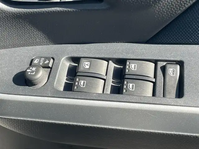 トヨタ ルーミー カスタムG 岡山県 2020(令2)年 5.1万km ブラックマイカメタリック 登録時走行距離50850km/純正ディスプレイオーディオ/(Bluetooth/AM/FM/USB)/バックカメラ/アダプティブクルーズコントロール/プリクラッシュセーフティシステム/クリアランスソナー/両側パワースライドドア/100ボルト電源/純正LEDライト/オートライト/オートハイビーム/電動パーキングブレーキ/ブレーキホールド/オートエアコン/純正14インチアルミホイール/プッシュスタート/スマートキー
