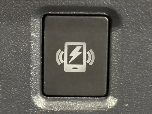 日産 ノート X 愛知県 2023(令5)年 4.3万km ダークメタルグレー 純正９インチナビ　/(FM/AM/フルセグTV/USB/Bluetooth/CarPlay/HDMI)/アラウンドビューモニター　/プロパイロット　/衝突軽減ブレーキ　/ビルトインＥＴＣ２．０　/ワイヤレス充電　/デジタルインナーミラー　/ソナー　/車線逸脱警報　/ハンドル支援/ブラインドスポットモニター　/アクセサリーソケット/ＵＳＢ接続　/ＳＯＳ機能/電動パーキングブレーキ/オートブレーキホールド機能/ISOFIX/純正フロアマット