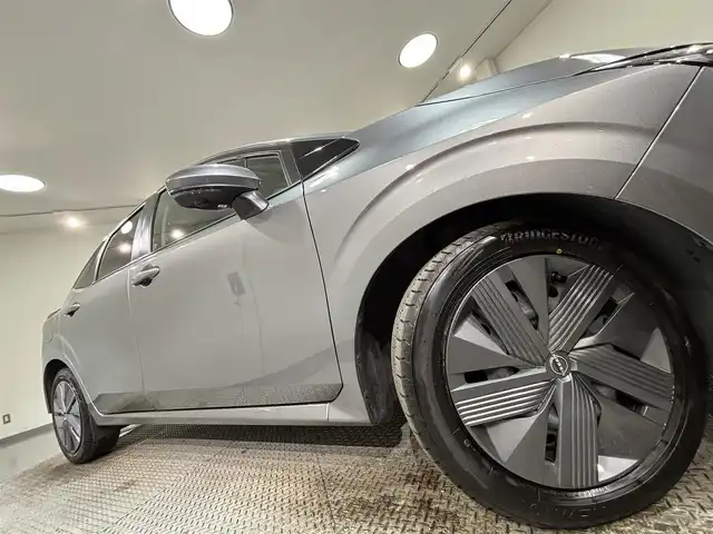 日産 ノート X 愛知県 2023(令5)年 4.3万km ダークメタルグレー 純正９インチナビ　/(FM/AM/フルセグTV/USB/Bluetooth/CarPlay/HDMI)/アラウンドビューモニター　/プロパイロット　/衝突軽減ブレーキ　/ビルトインＥＴＣ２．０　/ワイヤレス充電　/デジタルインナーミラー　/ソナー　/車線逸脱警報　/ハンドル支援/ブラインドスポットモニター　/アクセサリーソケット/ＵＳＢ接続　/ＳＯＳ機能/電動パーキングブレーキ/オートブレーキホールド機能/ISOFIX/純正フロアマット