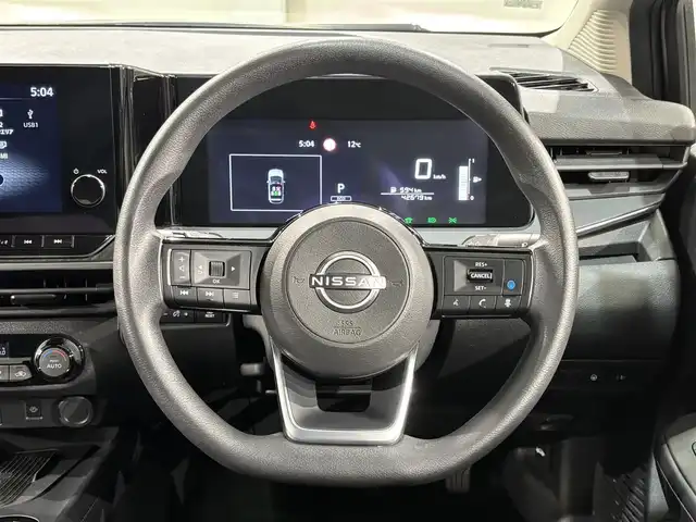 日産 ノート X 愛知県 2023(令5)年 4.3万km ダークメタルグレー 純正９インチナビ　/(FM/AM/フルセグTV/USB/Bluetooth/CarPlay/HDMI)/アラウンドビューモニター　/プロパイロット　/衝突軽減ブレーキ　/ビルトインＥＴＣ２．０　/ワイヤレス充電　/デジタルインナーミラー　/ソナー　/車線逸脱警報　/ハンドル支援/ブラインドスポットモニター　/アクセサリーソケット/ＵＳＢ接続　/ＳＯＳ機能/電動パーキングブレーキ/オートブレーキホールド機能/ISOFIX/純正フロアマット