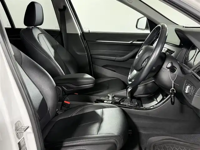 ＢＭＷ Ｘ１ sDrive 18i Xライン 佐賀県 2020(令2)年 5.4万km アルピンホワイトⅢ 純正ナビ/バックカメラ/360度ドライブレコーダー(ZQ-32R)/電動リアゲート/パワーシート/シートヒーター/オートライト/コーナーセンサー/レーダークルーズコントロール/衝突軽減ブレーキ/アイドリングストップ/ビルトインETC/純正18インチアルミホイール/保証書