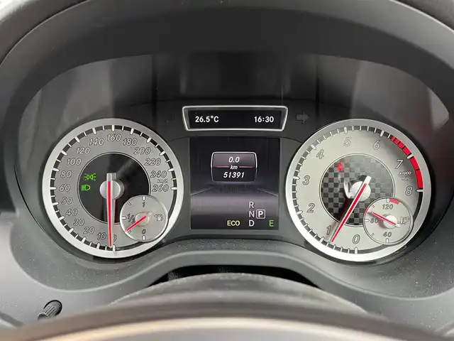 メルセデス・ベンツ Ａ１８０ 大阪府 2014(平26)年 5.2万km ジュピターレッド レーダーセーフティーパッケージ/・ブラインドスポットモニター/・ディストロニックプラス/・CPAプラス（衝突ブレーキ）/・PRE-SAFE/レーダークルーズコントロール/純正ナビ/・AM/FM/BT/バックカメラ/パドルシフト/ETC/純正17インチアルミホイール/純正フロアマット/取扱説明書/保証書