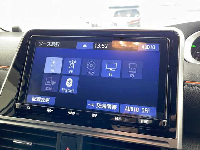 トヨタ シエンタ ハイブリッド G クエロ 兵庫県 2022(令4)年 0.3万km ホワイトパールクリスタルシャイン 純正メーカーナビ/フルセグ/Ｂｌｕｅｔｏｏｔｈ/CD/DVD/前後ドラレコ/ステアリングヒーター/シートヒーター/ハーフレザーシート/両側パワースライドドア/アラウンドビューモニター/クルーズコントロール/オートライト/ＬＥＤライト/オートマチックハイビーム/レーンキープアシスト/スマートキー/プッシュスタート/純正フロアマット/横滑り防止装置/コーナーセンサー