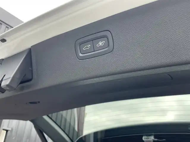 ボルボ ＸＣ９０ T5 AWD ノルディックED 静岡県 2018(平30)年 2.1万km パール ５０台限定モデル/ワンオーナー /専用内装カラーブラウンレザーシート/専用20インチアルミホイール /パノラマサンルーフ/harman/kardonサラウンド/純正ナビフルセグTV Bluetooth CarPlay対応/全方位カメラ/インテリセーフティ衝突軽減ブレーキACCレーンアシストBLIS/パワーバックドア /アンビエントライト /セカンドシートヒーター/ヘッドアップディスプレイ/ダークフレームバーチ・ウッド・パネル/レインセンサー /前後ドライブレコーダー/DSRCETC