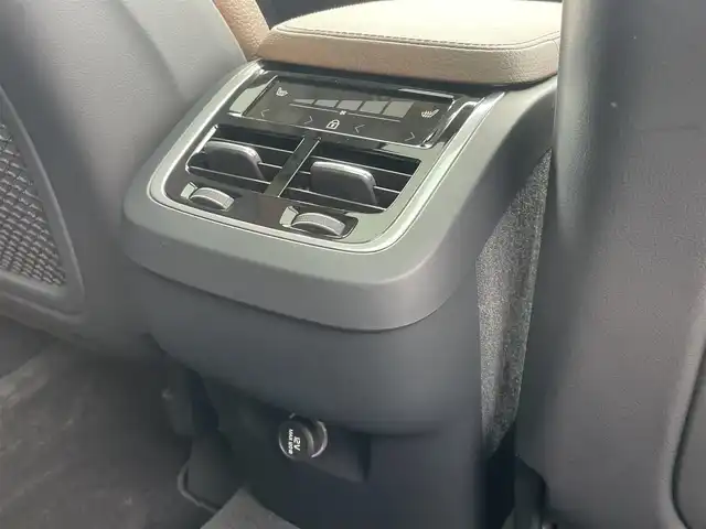 ボルボ ＸＣ９０ T5 AWD ノルディックED 静岡県 2018(平30)年 2.1万km パール ５０台限定モデル/ワンオーナー /専用内装カラーブラウンレザーシート/専用20インチアルミホイール /パノラマサンルーフ/harman/kardonサラウンド/純正ナビフルセグTV Bluetooth CarPlay対応/全方位カメラ/インテリセーフティ衝突軽減ブレーキACCレーンアシストBLIS/パワーバックドア /アンビエントライト /セカンドシートヒーター/ヘッドアップディスプレイ/ダークフレームバーチ・ウッド・パネル/レインセンサー /前後ドライブレコーダー/DSRCETC