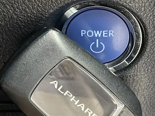 トヨタ アルファードハイブリット SR Cパッケージ 道央・札幌 2020(令2)年 5.1万km ホワイトパールクリスタルシャイン ・４WD/・純正ディスプレイオーディオ/　ナビTVキット/CD/DVDデッキ/・純正フリップダウンモニター/・デジタルインナーミラー/・バックカメラ/・前後ドライブレコーダー/・トヨタセーフティセンス/・プリクラッシュセーフティ/・レーダークルーズコントロール/・レーンキープアシスト/・クリアランスソナー/・オートハイビーム/・BSM/・RSA/・RCTA/・nanoe/・レザーシート/・前席シートヒーター/・前席エア/シートヒーター/・LEDヘッドライト/・フォグライト/・オートライト/・プッシュスタート/・スマートキー/・純正フロアマット/・ドアバイザー