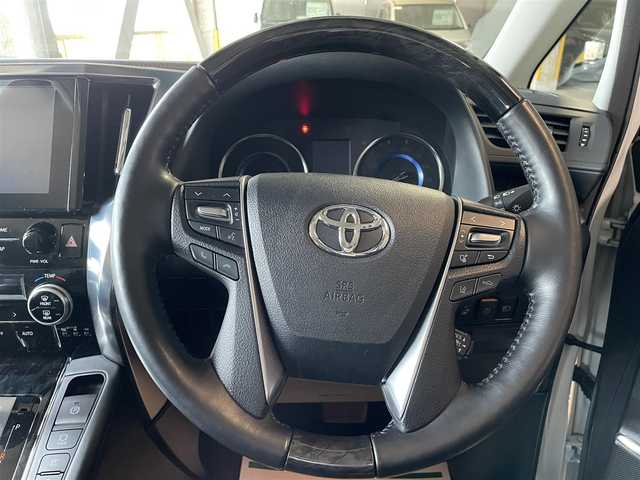 トヨタ アルファードハイブリット SR Cパッケージ 茨城県 2020(令2)年 5.1万km ホワイトパールクリスタルシャイン ・４WD/・純正ディスプレイオーディオ/　ナビTVキット/CD/DVDデッキ/・純正フリップダウンモニター/・デジタルインナーミラー/・バックカメラ/・前後ドライブレコーダー/・トヨタセーフティセンス/・プリクラッシュセーフティ/・レーダークルーズコントロール/・レーンキープアシスト/・クリアランスソナー/・オートハイビーム/・BSM/・RSA/・RCTA/・nanoe/・レザーシート/・前席シートヒーター/・前席エア/シートヒーター/・LEDヘッドライト/・フォグライト/・オートライト/・プッシュスタート/・スマートキー/・純正フロアマット/・ドアバイザー