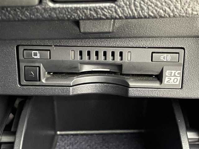 トヨタ アルファードハイブリット SR Cパッケージ 茨城県 2020(令2)年 5.1万km ホワイトパールクリスタルシャイン ・４WD/・純正ディスプレイオーディオ/　ナビTVキット/CD/DVDデッキ/・純正フリップダウンモニター/・デジタルインナーミラー/・バックカメラ/・前後ドライブレコーダー/・トヨタセーフティセンス/・プリクラッシュセーフティ/・レーダークルーズコントロール/・レーンキープアシスト/・クリアランスソナー/・オートハイビーム/・BSM/・RSA/・RCTA/・nanoe/・レザーシート/・前席シートヒーター/・前席エア/シートヒーター/・LEDヘッドライト/・フォグライト/・オートライト/・プッシュスタート/・スマートキー/・純正フロアマット/・ドアバイザー