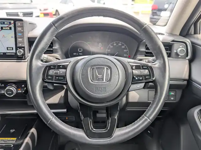 ホンダ ヴェゼル ハイブリッド e:HEV Z 福井県 2021(令3)年 6.1万km プラチナホワイトパール ワンオーナー車/純正18インチAW/バックカメラ/全方位ドライブレコーダー/ワイヤレス充電/パドルシフト/ステアリングヒーター/SOSボタン/電動リアゲート/アダプティブクルーズコントロール/前後コーナーセンサー/クリアランスソナー/純正9インチプレミアムインターナビ/フルセグテレビ/ETC/衝突被害軽減システム/前席シートヒーター/レーンキープアシスト/横滑り防止装置/盗難防止装置/スマートキー