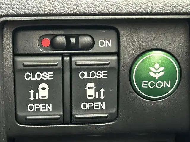 ホンダ オデッセイ アブソルート・EXホンダセンジング 福岡県 2017(平29)年 6.4万km プレミアムヴィーナスブラックP 純正9型SDナビバックモニターホンダセンシングノーマルクルーズコントロール両側パワスラETCオットマン純正LEDヘッドライト純正フロアマット純正アルミホイール18inchスマートキープッシュスタート