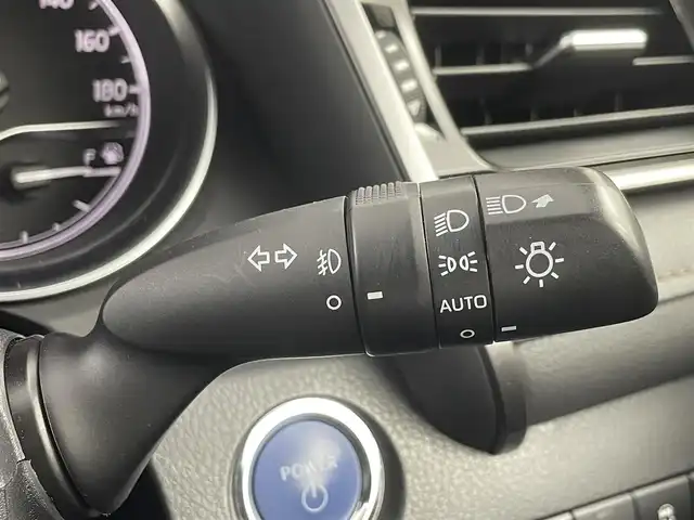 トヨタ カムリ G 埼玉県 2020(令2)年 6.6万km プラチナホワイトパールマイカ 純正7型ナビ/・AM/FM/USB/Bluetooth/miracast)/バックカメラ/Toyota Safety Sense/・プリクラッシュセーフティシステム/・レーンディパーチャーアラート(ステアリング制御機能付)/・オートマチックハイビーム/・レーダークルーズコントロール(全車速追従機能付)/インテリジェントクリアランスソナー(パーキングサポートブレーキ)/LEDヘッドランプ/LEDフォグランプ/ビルトインETC/電動リアゲート/パワーシート席/社外ドラレコ前後