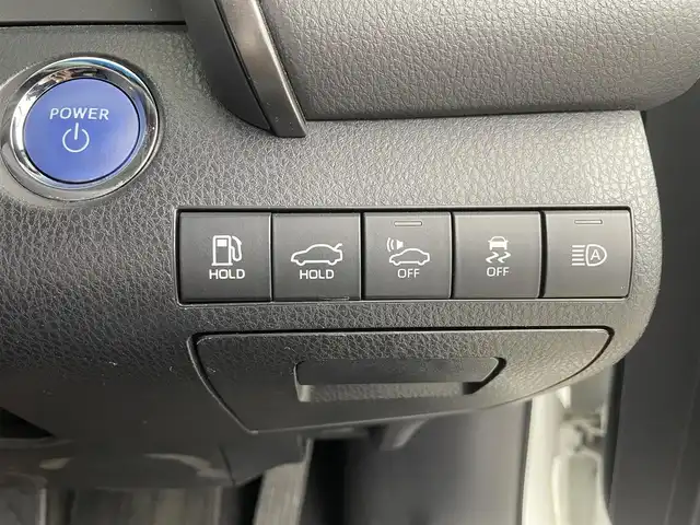 トヨタ カムリ G 埼玉県 2020(令2)年 6.6万km プラチナホワイトパールマイカ 純正7型ナビ/・AM/FM/USB/Bluetooth/miracast)/バックカメラ/Toyota Safety Sense/・プリクラッシュセーフティシステム/・レーンディパーチャーアラート(ステアリング制御機能付)/・オートマチックハイビーム/・レーダークルーズコントロール(全車速追従機能付)/インテリジェントクリアランスソナー(パーキングサポートブレーキ)/LEDヘッドランプ/LEDフォグランプ/ビルトインETC/電動リアゲート/パワーシート席/社外ドラレコ前後