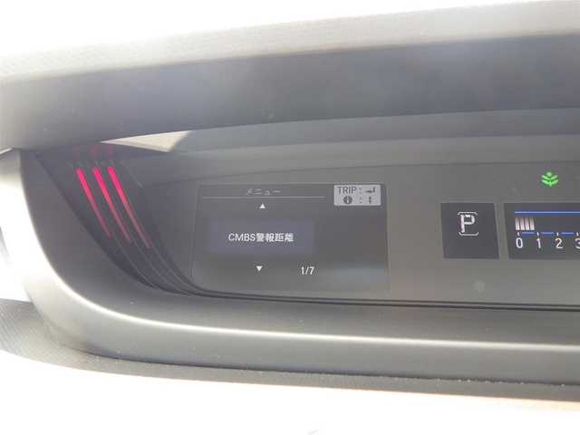 ホンダ フリード クロスター ホンダセンシング 千葉県 2020(令2)年 1.7万km シルバーミストグリーンM ホンダセンシング/・衝突軽減ブレーキ（CMBS）/・車線維持支援システム（LKAS）/・アダプティブクルーズコントロール（ACC）/・後方誤発進抑制機能/・誤発進抑制機能/両側パワースライドドア/ハーフレザーシートB/前席シートヒーター/９インチ純正メモリーナビ/地デジTV/【DVD/CD再生機能　Bluetooth接続】/バックカメラ/ドライブレコーダー（前後撮影）/革巻きステアリング/ステアリングスイッチ/ETC/LEDヘッドライト/ウインカーミラー/リアコーナーセンサー/純正15インチアルミホイル/サイド/カーテンエアバッグ/Honda スマートキー