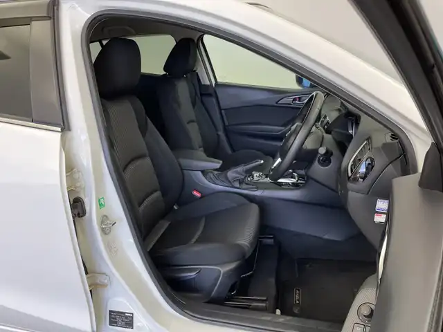 マツダ アクセラ スポーツ 15S 新潟県 2015(平27)年 9.7万km スノーフレイクホワイトパールマイカ マツダコネクトナビ/　フルセグTV/Bluetooth/CD/DVD/USB/マツダスピードエアロ/リアビークルモニタリングシステム/衝突被害軽減ブレーキ/クルーズコントロール/ドライブレコーダー/バックモニター/ETC/アイドリングストップ/横滑り防止装置/ステアリングスイッチ/レザーステアリング/社外AWセット冬タイヤ積込