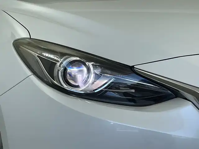 マツダ アクセラ スポーツ 15S 新潟県 2015(平27)年 9.7万km スノーフレイクホワイトパールマイカ マツダコネクトナビ/　フルセグTV/Bluetooth/CD/DVD/USB/マツダスピードエアロ/リアビークルモニタリングシステム/衝突被害軽減ブレーキ/クルーズコントロール/ドライブレコーダー/バックモニター/ETC/アイドリングストップ/横滑り防止装置/ステアリングスイッチ/レザーステアリング/社外AWセット冬タイヤ積込