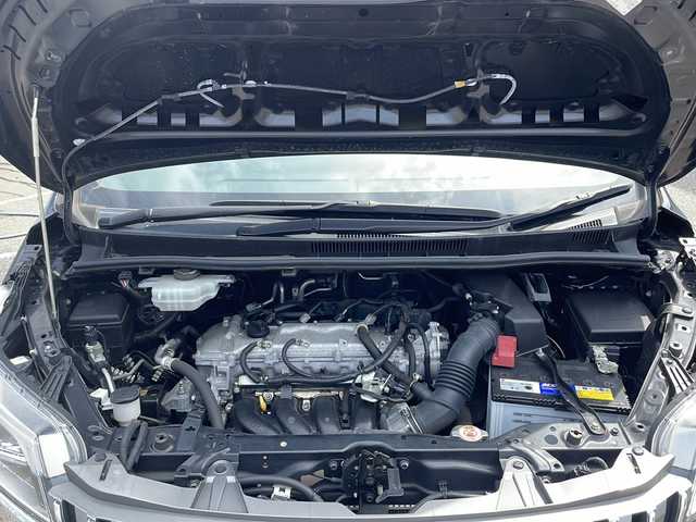 トヨタ エスクァイア Gi 新潟県 2019(令1)年 8.4万km ブラック １０インチ純正SDナビ/フルセグ/バックカメラ/フリップダウンモニター/クルーズコントロール/レーンキープ/クリアランスソナー/両側パワースライドドア/ビルトインETC/シートヒーター/ドアバイザー/ＬＥＤヘッドライト/プッシュスタート/純正フロアマット/純正アルミホイール