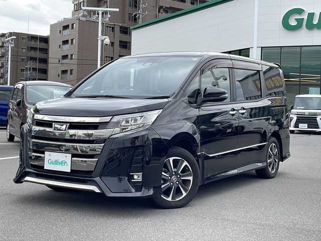 トヨタ ノア Si ダブルバイビーⅡ 長野県 2020(令2)年 3.8万km ブラック 純正SDナビ(AM/FM/DVD/Bluetooth/TV)/フルセグTV/バックカメラ/純正ビルトインETC/純正フロアマット/純正１６インチアルミホイール/三眼ヘッドライト/純正LEDヘッドライト/アダプティブフロントライティングシステム/フォグランプ/全席オートエアコン/ドアバイザー/両側電動スライドドア/三列シート/ウォークスルー/ハーフレザーシート/クルーズコントロール/アイドリングストップ/ステアリングスイッチ/MTモード付ＡＴ/横滑り防止装置/衝突被害軽減装置/盗難防止装置/レーンキープアシスト/前後ドライブレコーダー/スマートキー/スペアキー/プッシュスタート