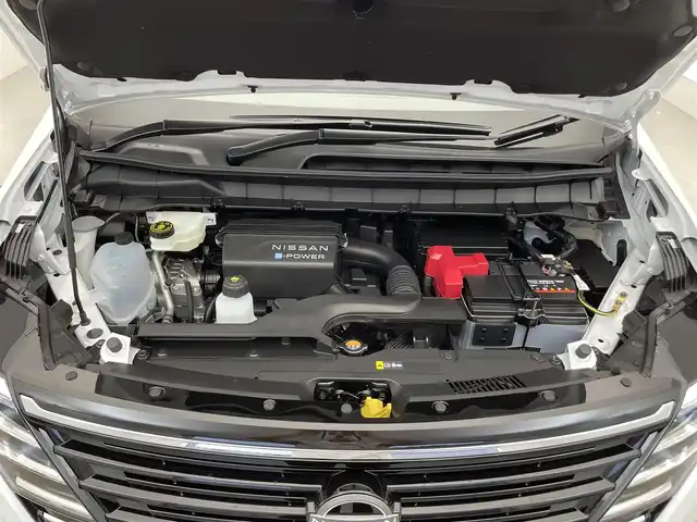 日産 セレナ e－パワー ハイウェイスター V 滋賀県 2025(令7)年 0.1千km パールⅡ 登録済未使用車/純正12.3型ナビ/Bluetooth/USB/HDMI/フルセグTV/後席モニター/追従クルーズコントロール/レーンキープアシスト/ブラインドスポットモニター/衝突被害軽減システム/全方位カメラ/両側パワースライドドア/ETC2.0/ハーフレザーシート/ワイヤレス充電/デジタルインナーミラー/オートホールド/オートハイビーム/ドラレコ/前後ソナー