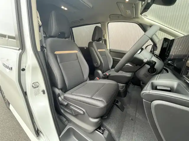 日産 セレナ e－パワー ハイウェイスター V 滋賀県 2025(令7)年 0.1千km パールⅡ 登録済未使用車/純正12.3型ナビ/Bluetooth/USB/HDMI/フルセグTV/後席モニター/追従クルーズコントロール/レーンキープアシスト/ブラインドスポットモニター/衝突被害軽減システム/全方位カメラ/両側パワースライドドア/ETC2.0/ハーフレザーシート/ワイヤレス充電/デジタルインナーミラー/オートホールド/オートハイビーム/ドラレコ/前後ソナー