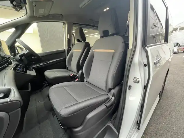 日産 セレナ e－パワー ハイウェイスター V 滋賀県 2025(令7)年 0.1千km パールⅡ 登録済未使用車/純正12.3型ナビ/Bluetooth/USB/HDMI/フルセグTV/後席モニター/追従クルーズコントロール/レーンキープアシスト/ブラインドスポットモニター/衝突被害軽減システム/全方位カメラ/両側パワースライドドア/ETC2.0/ハーフレザーシート/ワイヤレス充電/デジタルインナーミラー/オートホールド/オートハイビーム/ドラレコ/前後ソナー