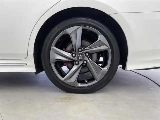 トヨタ クラウン ハイブリッド RS Four リミテッド 福井県 2020(令2)年 3.4万km ホワイトパールクリスタルシャイン 衝突被害軽減ブレーキ/純正8インチディスプレイオーディオ（ナビあり）/レーダークルーズコントロール/シートヒーター/エアーシート/フルセグTV/Bluetooth/パワーシート/コーナーセンサー/純正アルミホイール/ETC/ブラインドスポットモニター/LEDヘッドライト/ステアリングヒーター/オートマチックハイビーム/ドライブレコーダー/ステアリングスイッチ/スマートキー/プッシュスタート
