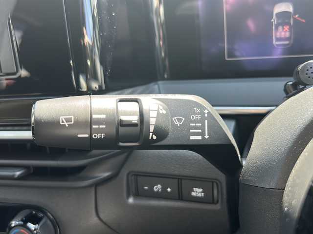 日産 ノート X 沖縄県 2021(令3)年 2.7万km ビビットブルー / スーパーブラック 2トーン 社外ディスプレイオーディオ（Bluetooth・CD）/ETC/コーナーセンサー/オートライト/ステアリングスイッチ/衝突軽減システム/スマートキー/オートエアコン