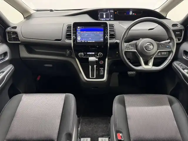 日産 セレナ ハイウェイスター 三重県 2017(平29)年 7.6万km ブリリアントホワイトパール S-HYBRID/FF/インパネCVT/純正 9インチナビ MM516D-L/（iPod/SD/FM/AM/TV/WALKMAN/USB/Bluetooth/CD/DVD/Blu-ray/MUSIC STOCKER/HDMI/VTR/AUX）/・純正 11インチ後席モニター/インテリジェント アラウンドビューモニター（移動物検知機能付）*1/両側 ハンズフリーオートスライドドア/ドライブレコーダー 前後/ビルトイン ETC/安全/【OP】セーフティパックB*/●プロパイロット/●踏み間違い衝突防止アシスト/●インテリジェント パーキングアシスト/●標識検知機能/●フロント & バックソナー/●インテリジェント LI（車線逸脱防止支援）/・インテリジェント DA（ふらつき警報）/・LDW（車線逸脱警報）/・エマージェンシーブレーキ/など/装備/・インテリジェント ルームミラー*/・前後独立オートエアコン/・オートライト/・【OP】LEDヘッドライト/・フロントフォグライト/・電動パーキングブレーキ＋ブレーキホールド*1/・ヒーター付ドアミラー*1/・ステアリングスイッチ*1/・純正16inAW/・保/取/ナビ取/・スマートキーx2/など/*1…セーフティパックBの装備