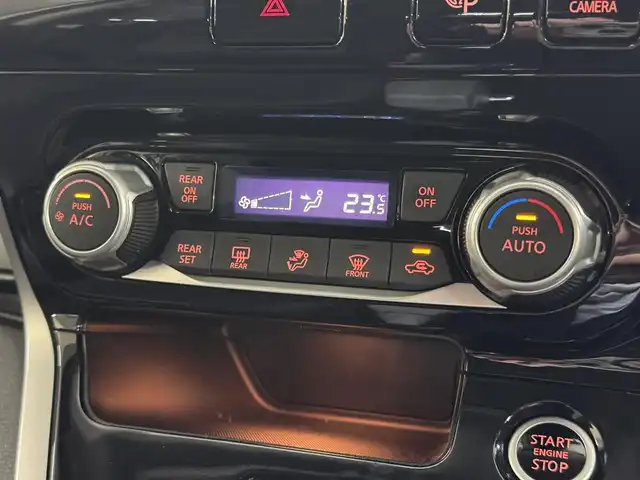 日産 セレナ ハイウェイスター 三重県 2017(平29)年 7.6万km ブリリアントホワイトパール S-HYBRID/FF/インパネCVT/純正 9インチナビ MM516D-L/（iPod/SD/FM/AM/TV/WALKMAN/USB/Bluetooth/CD/DVD/Blu-ray/MUSIC STOCKER/HDMI/VTR/AUX）/・純正 11インチ後席モニター/インテリジェント アラウンドビューモニター（移動物検知機能付）*1/両側 ハンズフリーオートスライドドア/ドライブレコーダー 前後/ビルトイン ETC/安全/【OP】セーフティパックB*/●プロパイロット/●踏み間違い衝突防止アシスト/●インテリジェント パーキングアシスト/●標識検知機能/●フロント & バックソナー/●インテリジェント LI（車線逸脱防止支援）/・インテリジェント DA（ふらつき警報）/・LDW（車線逸脱警報）/・エマージェンシーブレーキ/など/装備/・インテリジェント ルームミラー*/・前後独立オートエアコン/・オートライト/・【OP】LEDヘッドライト/・フロントフォグライト/・電動パーキングブレーキ＋ブレーキホールド*1/・ヒーター付ドアミラー*1/・ステアリングスイッチ*1/・純正16inAW/・保/取/ナビ取/・スマートキーx2/など/*1…セーフティパックBの装備