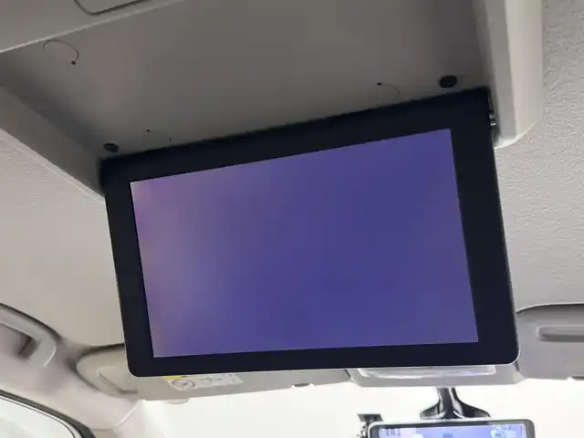 日産 セレナ ハイウェイスター 三重県 2017(平29)年 7.6万km ブリリアントホワイトパール S-HYBRID/FF/インパネCVT/純正 9インチナビ MM516D-L/（iPod/SD/FM/AM/TV/WALKMAN/USB/Bluetooth/CD/DVD/Blu-ray/MUSIC STOCKER/HDMI/VTR/AUX）/・純正 11インチ後席モニター/インテリジェント アラウンドビューモニター（移動物検知機能付）*1/両側 ハンズフリーオートスライドドア/ドライブレコーダー 前後/ビルトイン ETC/安全/【OP】セーフティパックB*/●プロパイロット/●踏み間違い衝突防止アシスト/●インテリジェント パーキングアシスト/●標識検知機能/●フロント & バックソナー/●インテリジェント LI（車線逸脱防止支援）/・インテリジェント DA（ふらつき警報）/・LDW（車線逸脱警報）/・エマージェンシーブレーキ/など/装備/・インテリジェント ルームミラー*/・前後独立オートエアコン/・オートライト/・【OP】LEDヘッドライト/・フロントフォグライト/・電動パーキングブレーキ＋ブレーキホールド*1/・ヒーター付ドアミラー*1/・ステアリングスイッチ*1/・純正16inAW/・保/取/ナビ取/・スマートキーx2/など/*1…セーフティパックBの装備