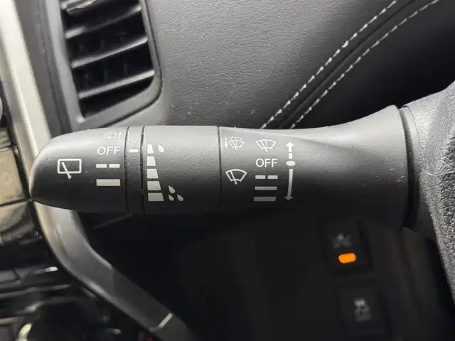 日産 セレナ ハイウェイスター 三重県 2017(平29)年 7.6万km ブリリアントホワイトパール S-HYBRID/FF/インパネCVT/純正 9インチナビ MM516D-L/（iPod/SD/FM/AM/TV/WALKMAN/USB/Bluetooth/CD/DVD/Blu-ray/MUSIC STOCKER/HDMI/VTR/AUX）/・純正 11インチ後席モニター/インテリジェント アラウンドビューモニター（移動物検知機能付）*1/両側 ハンズフリーオートスライドドア/ドライブレコーダー 前後/ビルトイン ETC/安全/【OP】セーフティパックB*/●プロパイロット/●踏み間違い衝突防止アシスト/●インテリジェント パーキングアシスト/●標識検知機能/●フロント & バックソナー/●インテリジェント LI（車線逸脱防止支援）/・インテリジェント DA（ふらつき警報）/・LDW（車線逸脱警報）/・エマージェンシーブレーキ/など/装備/・インテリジェント ルームミラー*/・前後独立オートエアコン/・オートライト/・【OP】LEDヘッドライト/・フロントフォグライト/・電動パーキングブレーキ＋ブレーキホールド*1/・ヒーター付ドアミラー*1/・ステアリングスイッチ*1/・純正16inAW/・保/取/ナビ取/・スマートキーx2/など/*1…セーフティパックBの装備