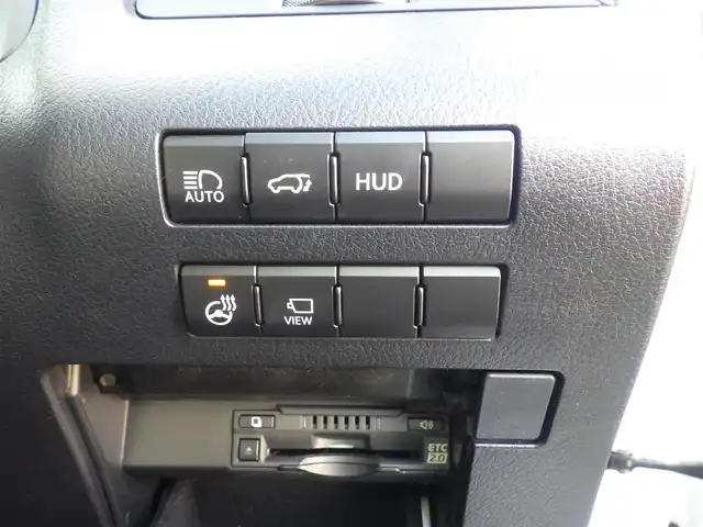 レクサス ＲＸ 450h Fスポーツ 千葉県 2020(令2)年 4.9万km ホワイトノーヴァガラスフレーク Lexus Safety System+/・プリクラッシュセーフティ/・レーンディパーチャーアラート/・オートハイビーム/・レーダークルーズコントロール/・ブラインドスポットモニター/・RCTA（リヤクロストラフィックアラート）/ムーンルーフ/ヘッドアップディスプレイ/ブラックレザーシート/前席パワーシート/エアシート/シートヒーター/リア電動リクライニングシート/置くだけ充電/純正SDナビ/地デジTV/【DVD/CD再生機能　Bluetooth接続】/パノラミックビューモニター/リバース連動ドアミラー（左/右）/ドライブレコーダー（前後撮影）/革巻きステアリング/ステアリングヒーター/ステアリングスイッチ/パドルシフト/ETC（2.0）/3眼LEDヘッドライト/フォグライト/ウインカーミラー/クリアランスソナー/純正20インチアルミホイル/サイド/カーテンエアバッグ/スマートキー