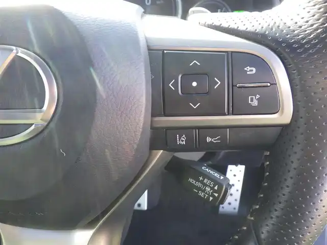 レクサス ＲＸ 450h Fスポーツ 千葉県 2020(令2)年 4.9万km ホワイトノーヴァガラスフレーク Lexus Safety System+/・プリクラッシュセーフティ/・レーンディパーチャーアラート/・オートハイビーム/・レーダークルーズコントロール/・ブラインドスポットモニター/・RCTA（リヤクロストラフィックアラート）/ムーンルーフ/ヘッドアップディスプレイ/ブラックレザーシート/前席パワーシート/エアシート/シートヒーター/リア電動リクライニングシート/置くだけ充電/純正SDナビ/地デジTV/【DVD/CD再生機能　Bluetooth接続】/パノラミックビューモニター/リバース連動ドアミラー（左/右）/ドライブレコーダー（前後撮影）/革巻きステアリング/ステアリングヒーター/ステアリングスイッチ/パドルシフト/ETC（2.0）/3眼LEDヘッドライト/フォグライト/ウインカーミラー/クリアランスソナー/純正20インチアルミホイル/サイド/カーテンエアバッグ/スマートキー