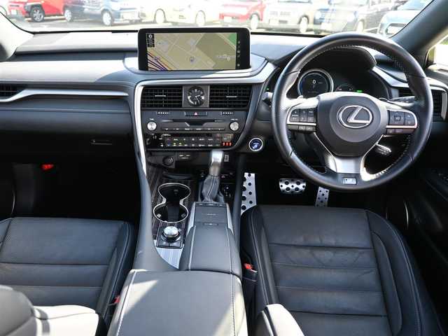 レクサス ＲＸ 450h Fスポーツ 千葉県 2020(令2)年 4.9万km ホワイトノーヴァガラスフレーク Lexus Safety System+/・プリクラッシュセーフティ/・レーンディパーチャーアラート/・オートハイビーム/・レーダークルーズコントロール/・ブラインドスポットモニター/・RCTA（リヤクロストラフィックアラート）/ムーンルーフ/ヘッドアップディスプレイ/ブラックレザーシート/前席パワーシート/エアシート/シートヒーター/リア電動リクライニングシート/置くだけ充電/純正SDナビ/地デジTV/【DVD/CD再生機能　Bluetooth接続】/パノラミックビューモニター/リバース連動ドアミラー（左/右）/ドライブレコーダー（前後撮影）/革巻きステアリング/ステアリングヒーター/ステアリングスイッチ/パドルシフト/ETC（2.0）/3眼LEDヘッドライト/フォグライト/ウインカーミラー/クリアランスソナー/純正20インチアルミホイル/サイド/カーテンエアバッグ/スマートキー
