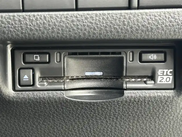 トヨタ ハリアー ハイブリッド Z レザーパッケージ 千葉県 2024(令6)年 2.7万km ホワイトパールクリスタルシャイン 禁煙車/LTA（レーントレーシングアシスト）/PCS（プリクラッシュセーフティ）/RCTA（リヤクロストラフィックアラート）/BSM（ブラインドスポットモニター）/PKSB（パーキングサポートブレーキ）/純正12.3インチナビ/・BT/ACP/AA/フルセグ/JBLサウンド/パノラミックビューモニター/レザーシート/前席シートヒーター/前席シートベンチレーション/前席パワーシート/ステアリングヒーター/オートクルーズコントロール/デジタルインナールームミラー/ヘッドアップディスプレイ/LEDヘッドライト/オートライト/オートハイビーム/ETC2.0