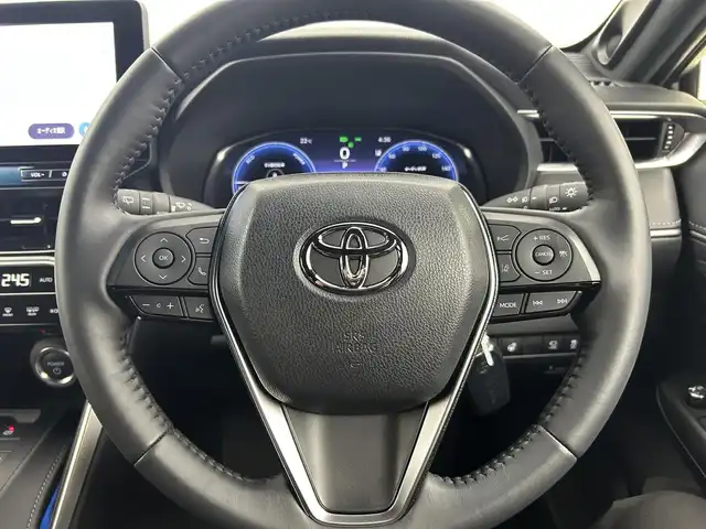 トヨタ ハリアー ハイブリッド Z レザーパッケージ 千葉県 2024(令6)年 2.7万km ホワイトパールクリスタルシャイン 禁煙車/LTA（レーントレーシングアシスト）/PCS（プリクラッシュセーフティ）/RCTA（リヤクロストラフィックアラート）/BSM（ブラインドスポットモニター）/PKSB（パーキングサポートブレーキ）/純正12.3インチナビ/・BT/ACP/AA/フルセグ/JBLサウンド/パノラミックビューモニター/レザーシート/前席シートヒーター/前席シートベンチレーション/前席パワーシート/ステアリングヒーター/オートクルーズコントロール/デジタルインナールームミラー/ヘッドアップディスプレイ/LEDヘッドライト/オートライト/オートハイビーム/ETC2.0