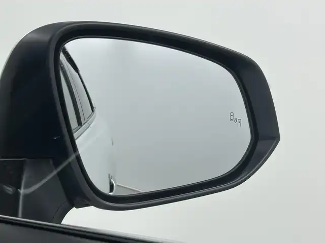 トヨタ ハリアー ハイブリッド Z レザーパッケージ 千葉県 2024(令6)年 2.7万km ホワイトパールクリスタルシャイン 禁煙車/LTA（レーントレーシングアシスト）/PCS（プリクラッシュセーフティ）/RCTA（リヤクロストラフィックアラート）/BSM（ブラインドスポットモニター）/PKSB（パーキングサポートブレーキ）/純正12.3インチナビ/・BT/ACP/AA/フルセグ/JBLサウンド/パノラミックビューモニター/レザーシート/前席シートヒーター/前席シートベンチレーション/前席パワーシート/ステアリングヒーター/オートクルーズコントロール/デジタルインナールームミラー/ヘッドアップディスプレイ/LEDヘッドライト/オートライト/オートハイビーム/ETC2.0